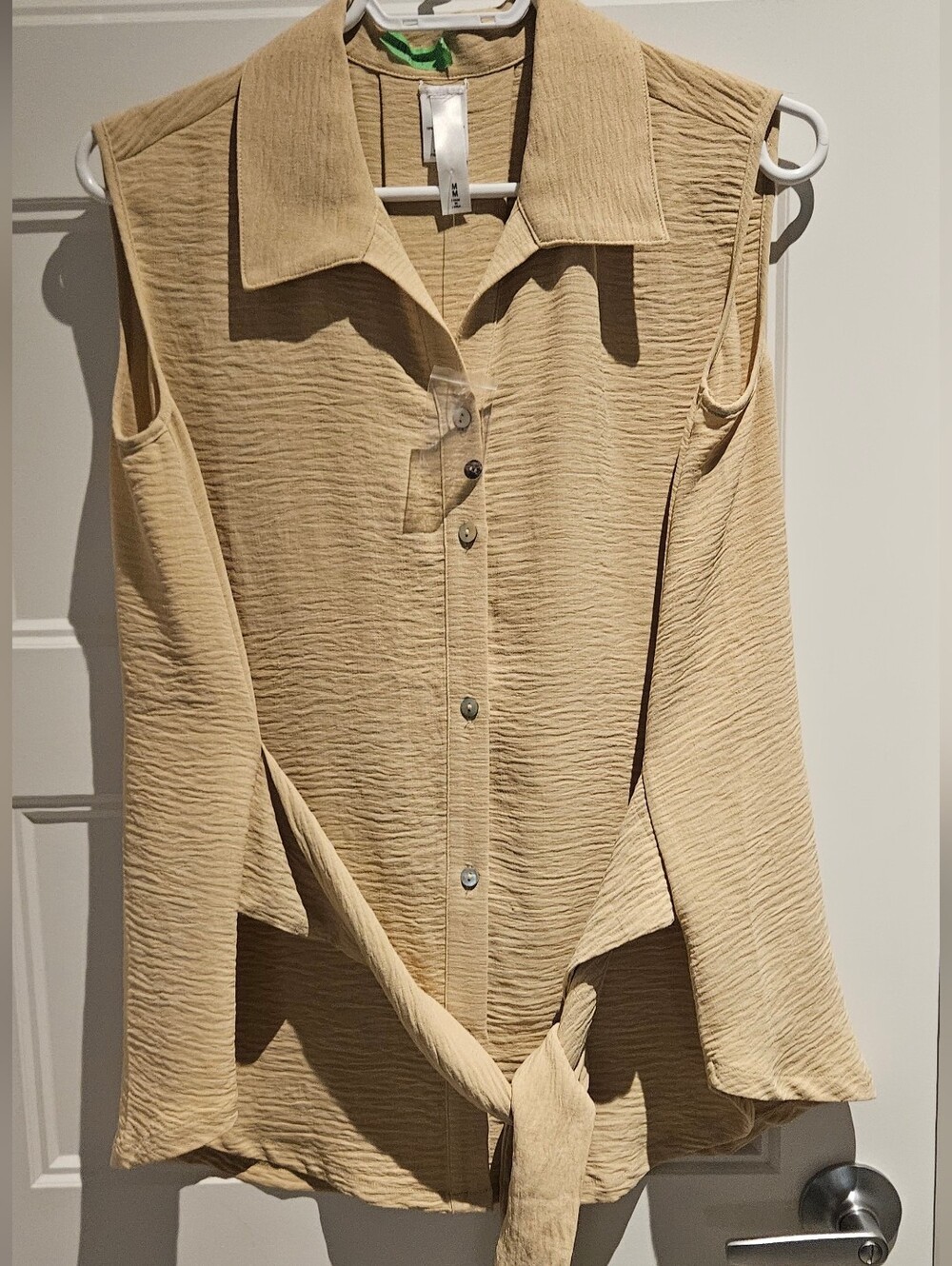 Source Unknown Beige Tie-Front Cold-Shoulder Button-Down Shirt